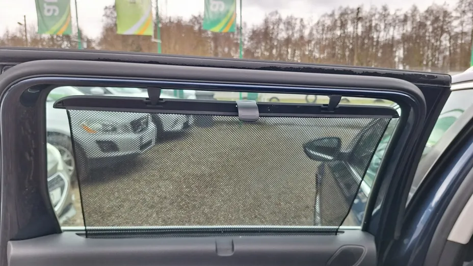 VOLKSWAGEN Passat -