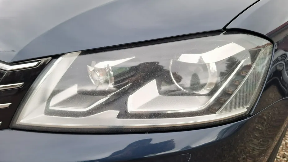 VOLKSWAGEN Passat -