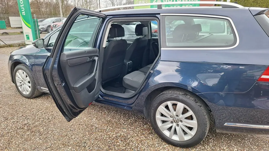 VOLKSWAGEN Passat -