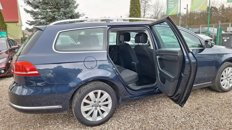 VOLKSWAGEN Passat -