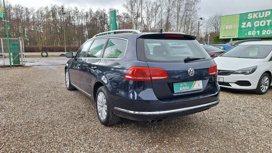 VOLKSWAGEN Passat -