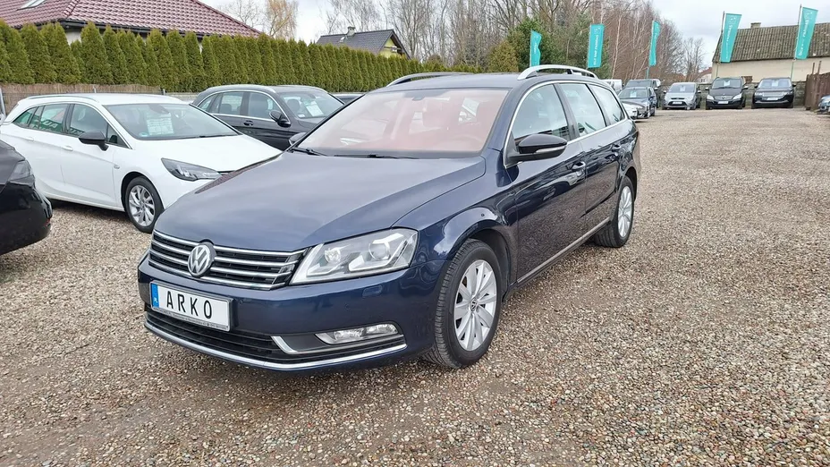 VOLKSWAGEN Passat -