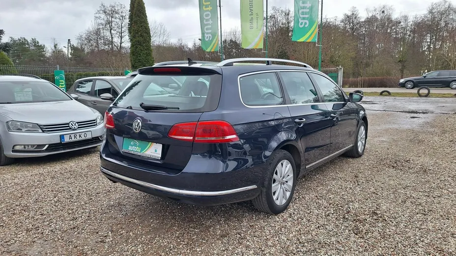 VOLKSWAGEN Passat -