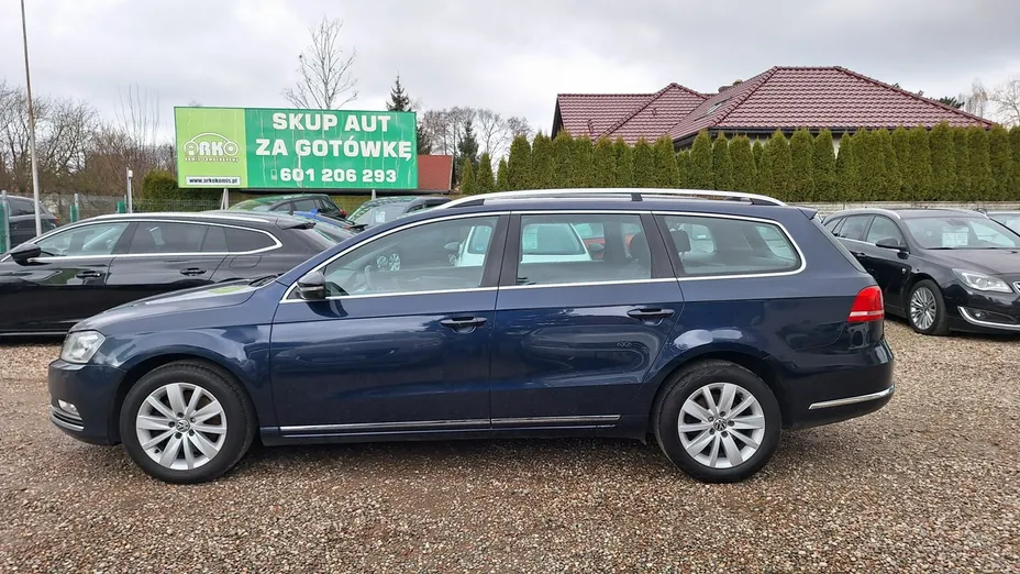 VOLKSWAGEN Passat -