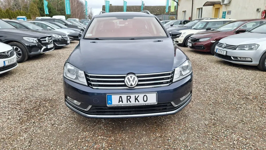 VOLKSWAGEN Passat -