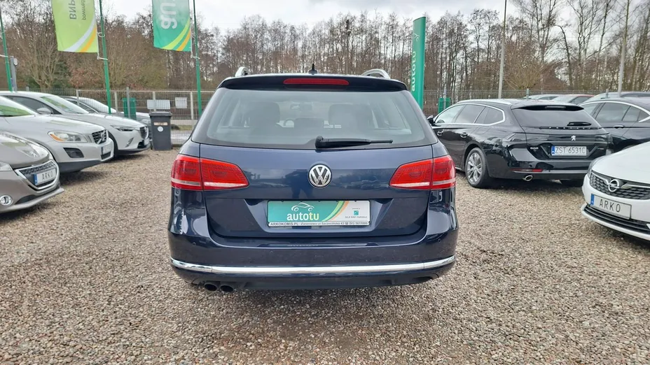 VOLKSWAGEN Passat -