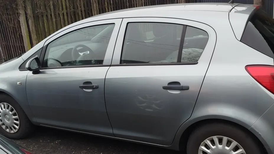 OPEL Corsa -