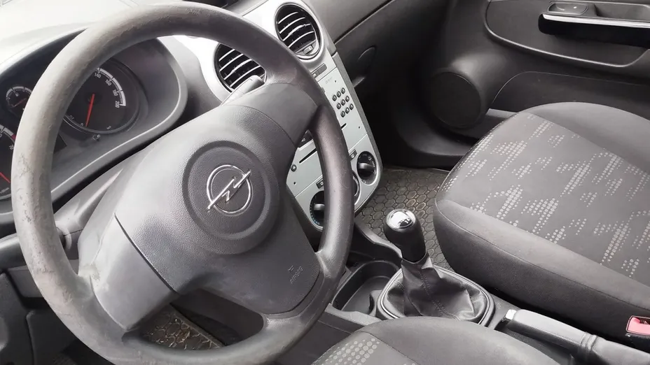 OPEL Corsa -