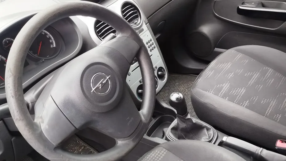 OPEL Corsa -