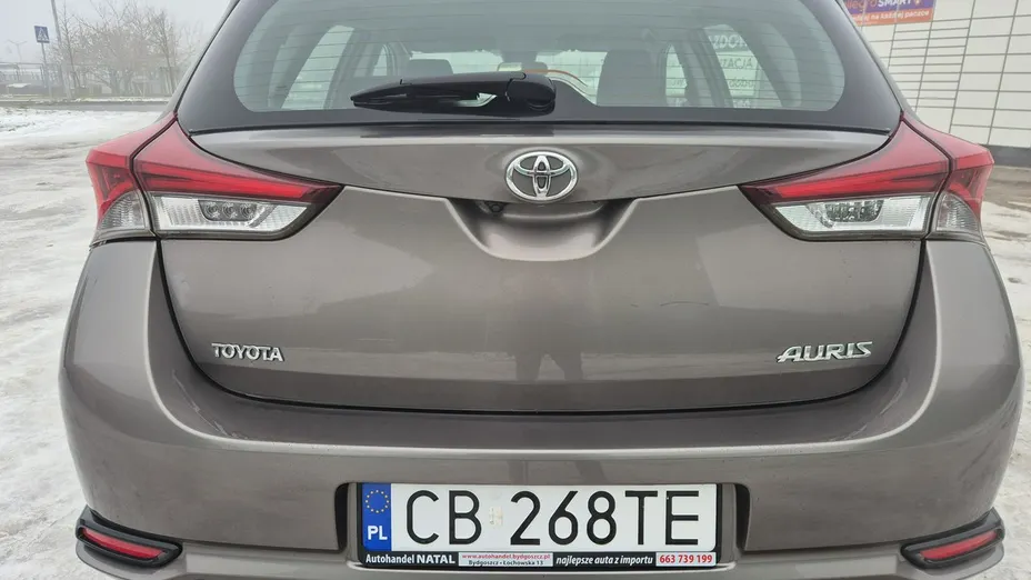 TOYOTA Auris -