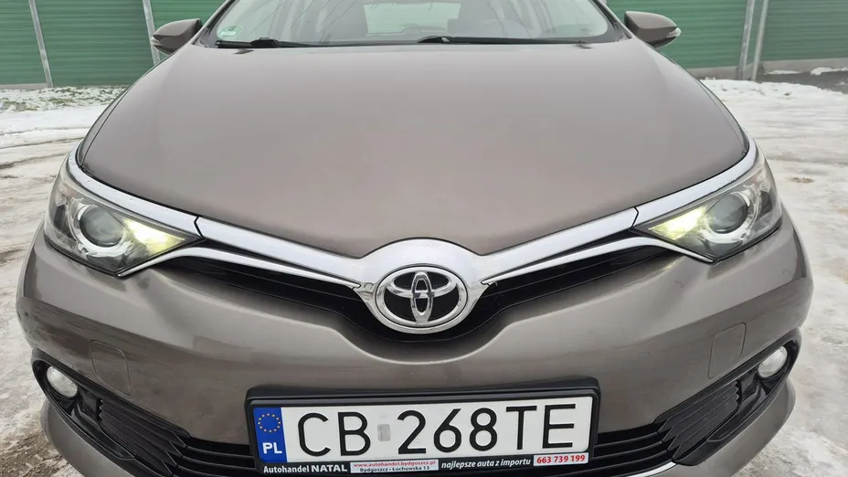TOYOTA Auris -