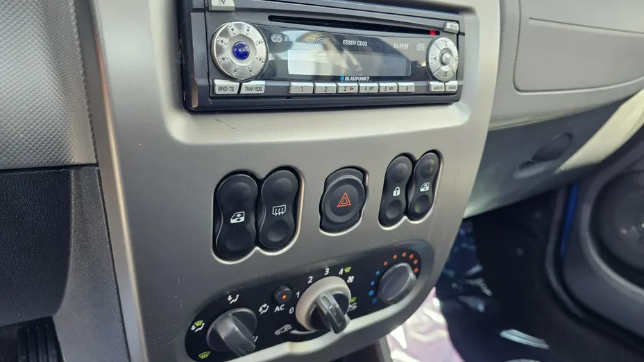 DACIA Sandero -