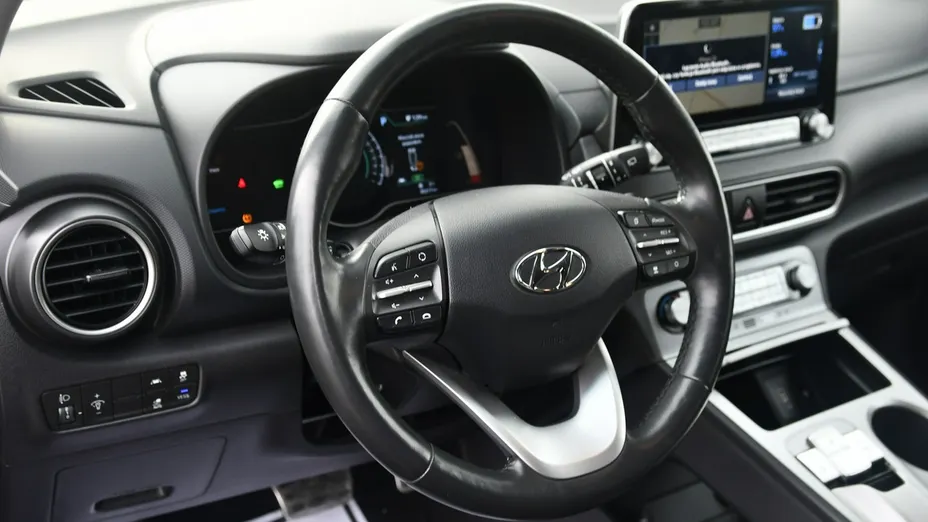 HYUNDAI Kona -