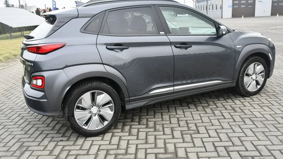 HYUNDAI Kona -