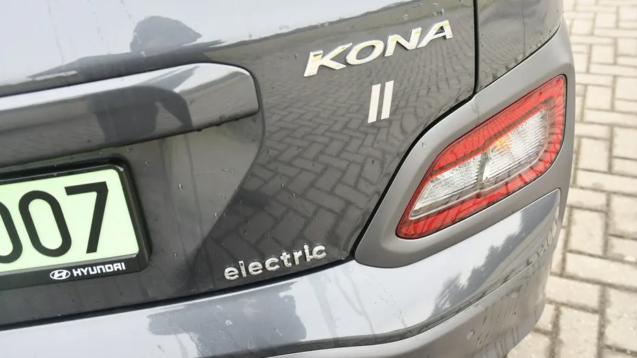 HYUNDAI Kona -