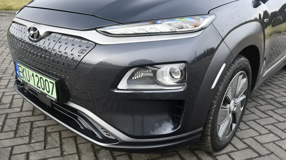 HYUNDAI Kona -