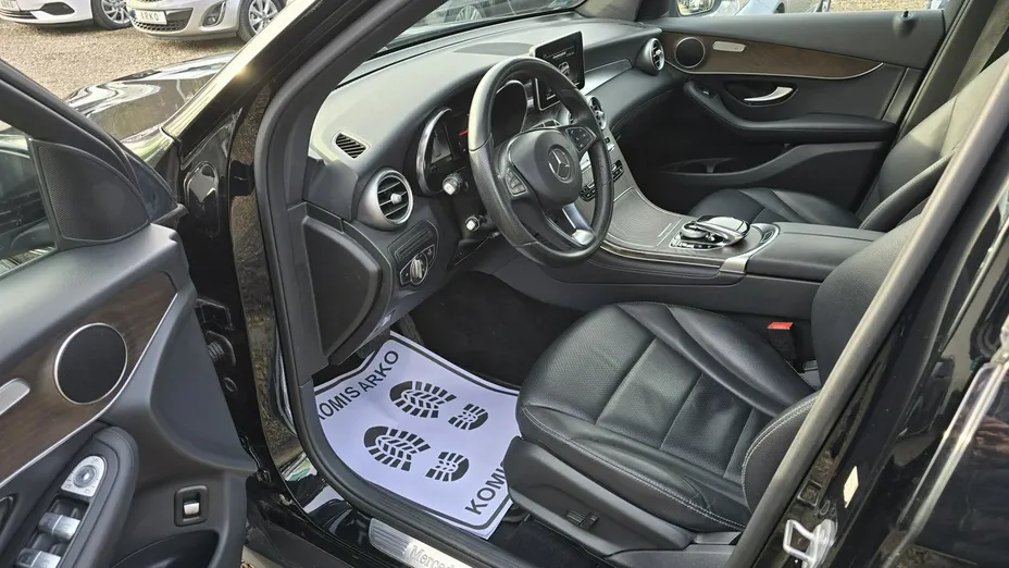 MERCEDES-BENZ GLC -