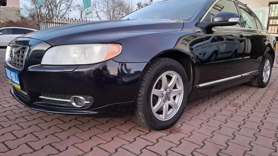 VOLVO S80 -