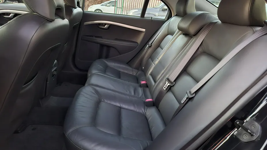 VOLVO S80 -