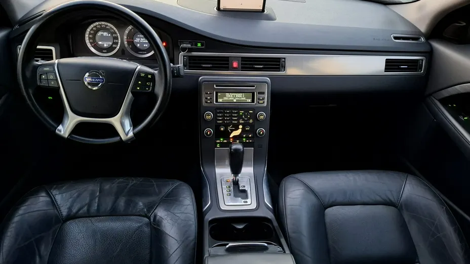 VOLVO S80 -