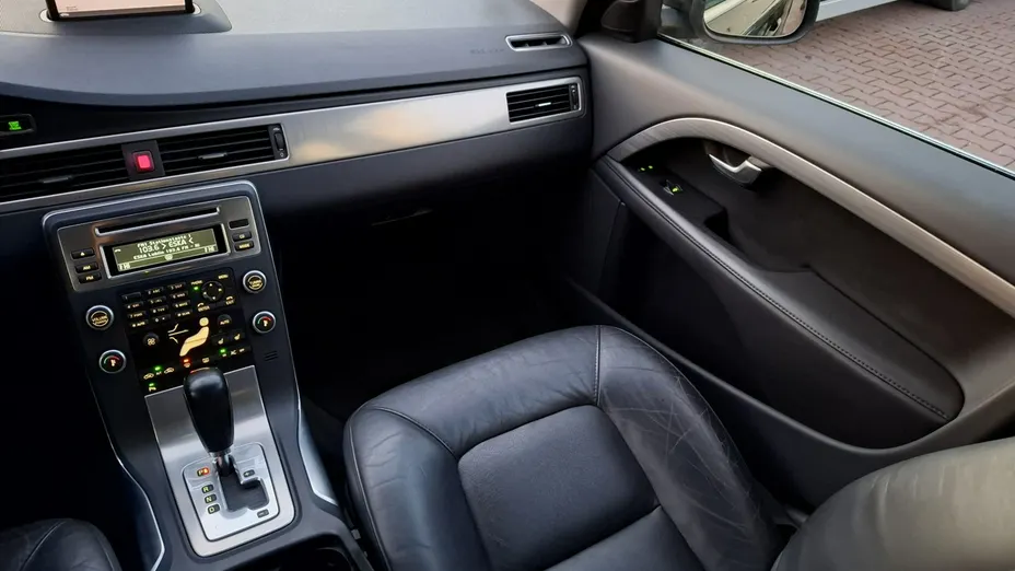 VOLVO S80 -