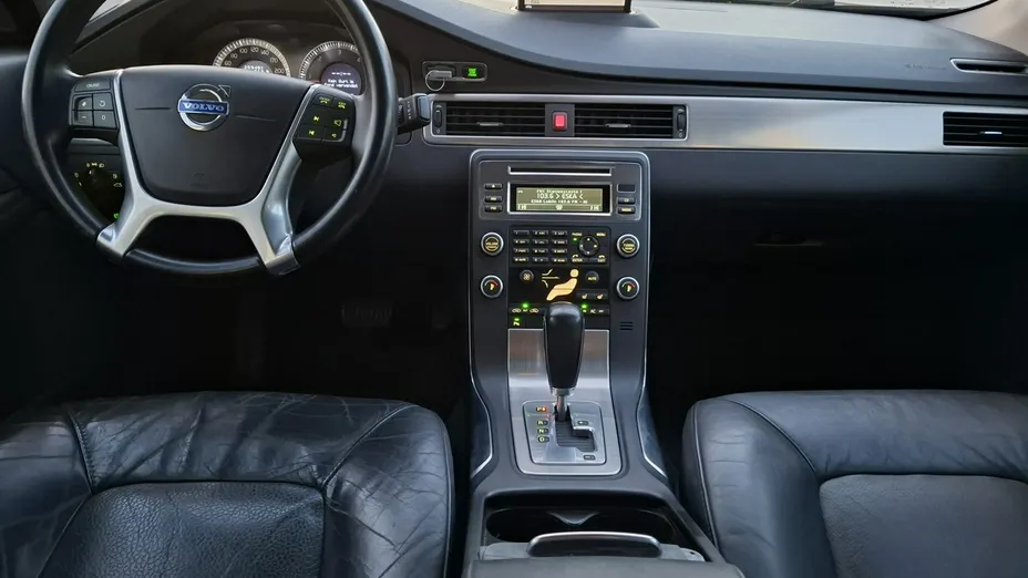 VOLVO S80 -