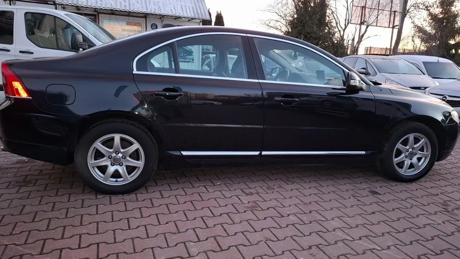 VOLVO S80 -