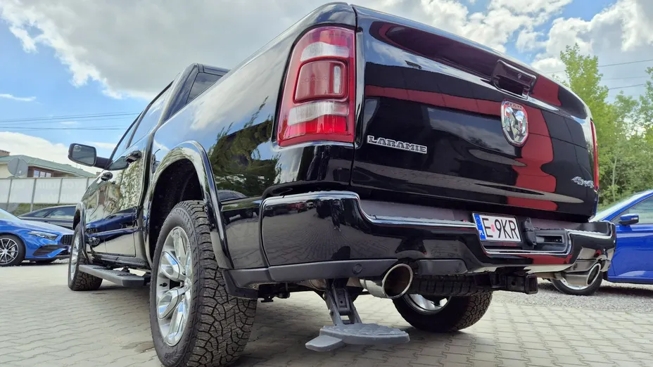 RAM 1500 -