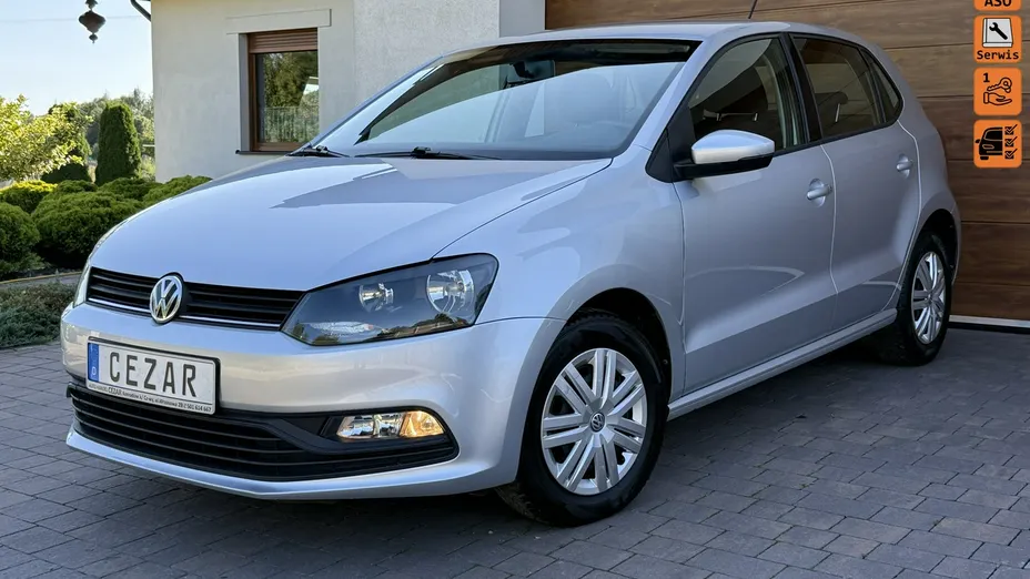 VOLKSWAGEN Polo -