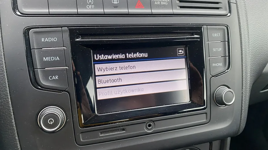 VOLKSWAGEN Polo -