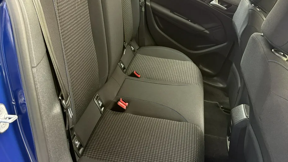 PEUGEOT 308 -