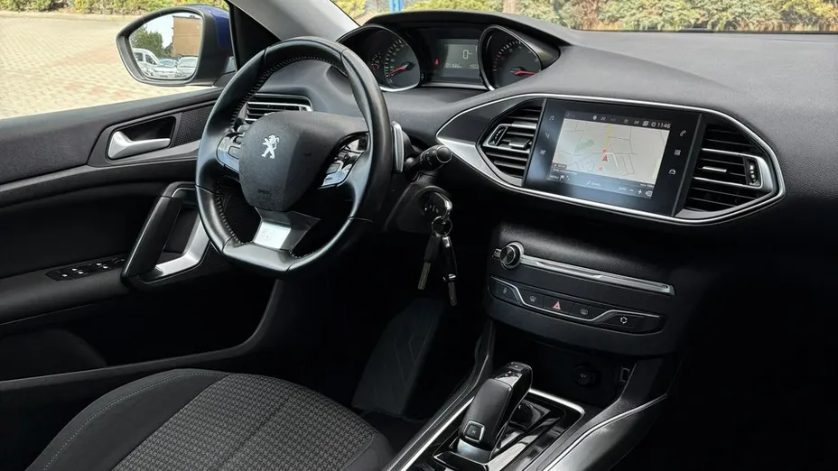 PEUGEOT 308 -