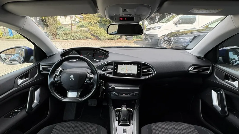 PEUGEOT 308 -