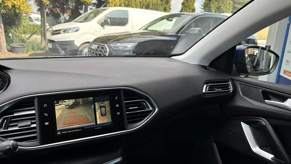 PEUGEOT 308 -