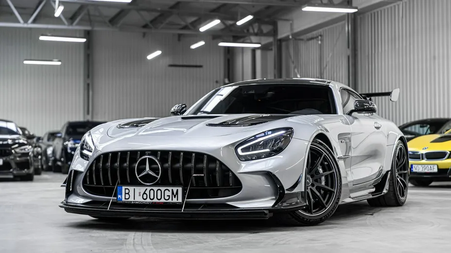 MERCEDES-BENZ AMG GT -
