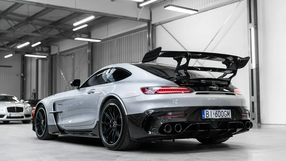 MERCEDES-BENZ AMG GT -