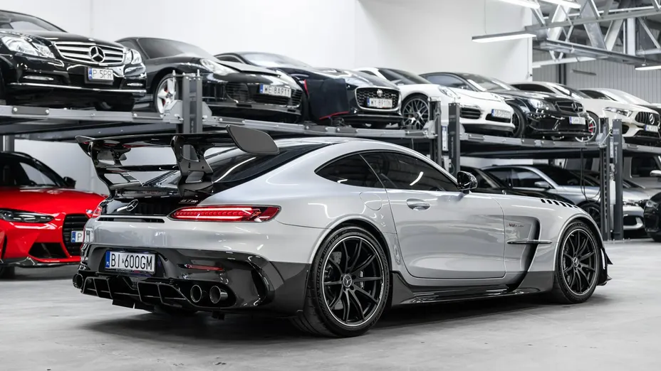 MERCEDES-BENZ AMG GT -