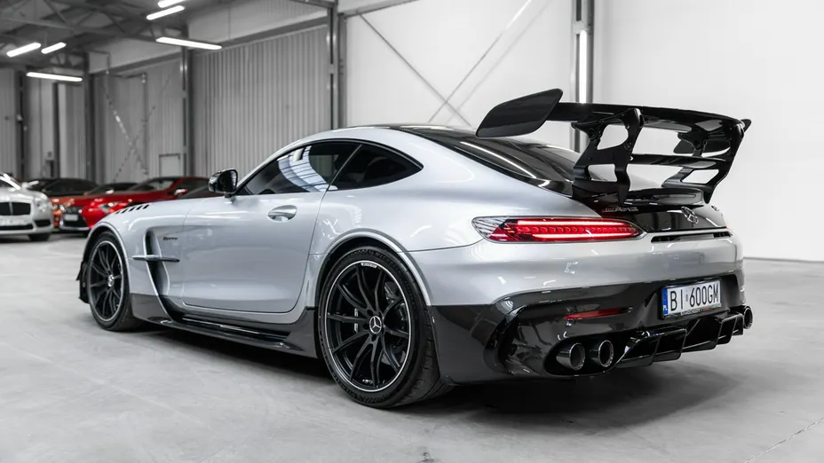MERCEDES-BENZ AMG GT -