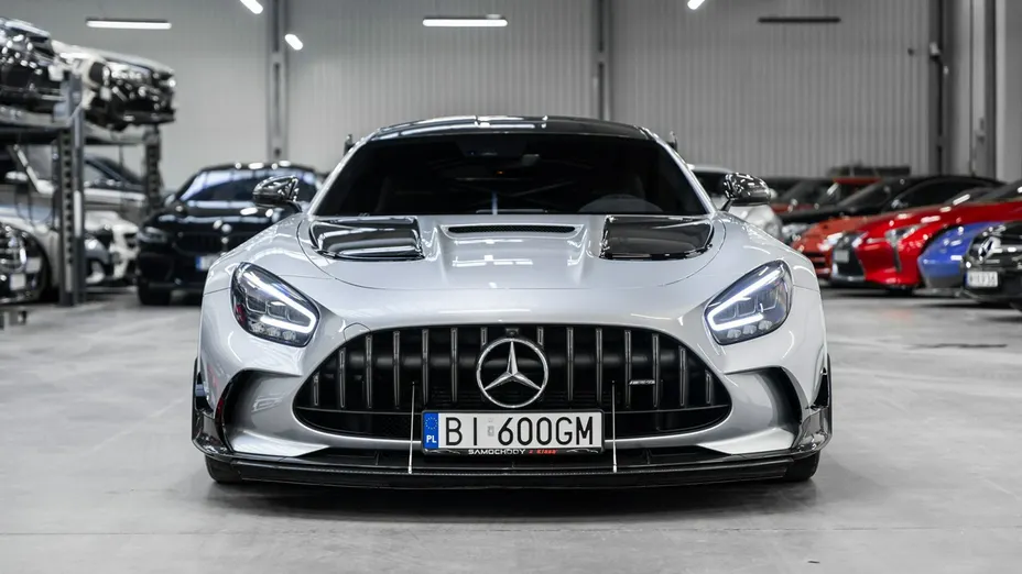 MERCEDES-BENZ AMG GT -