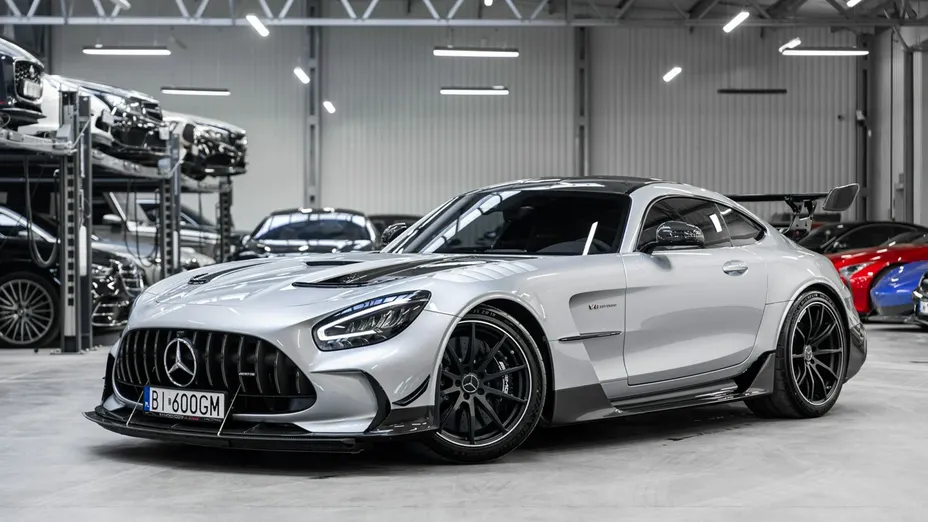MERCEDES-BENZ AMG GT -