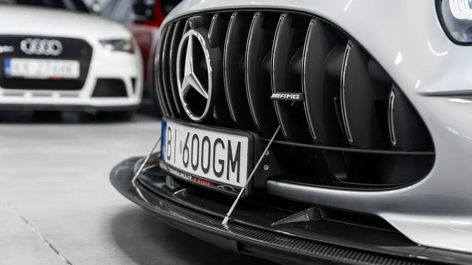 MERCEDES-BENZ AMG GT -