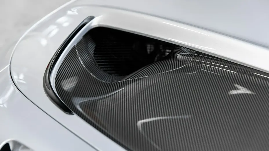 MERCEDES-BENZ AMG GT -