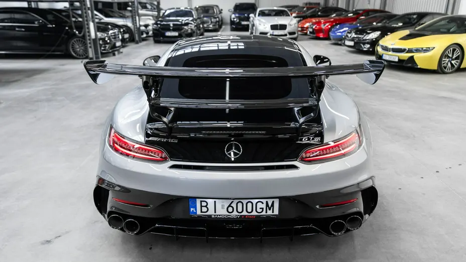 MERCEDES-BENZ AMG GT -