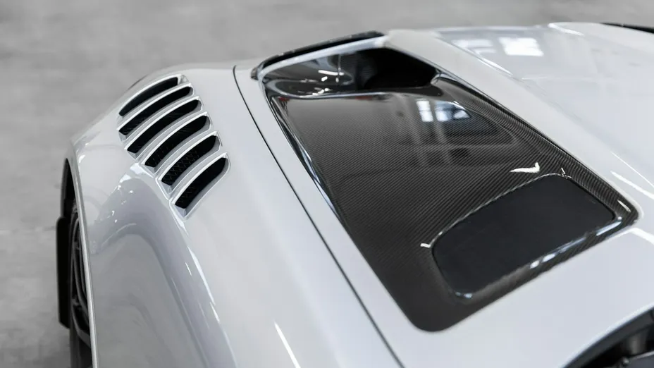 MERCEDES-BENZ AMG GT -