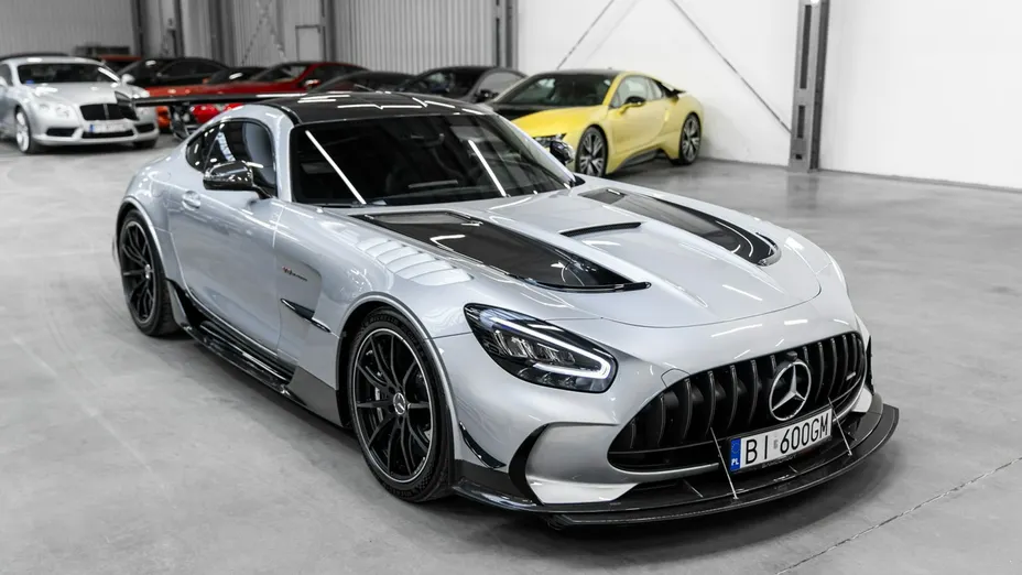 MERCEDES-BENZ AMG GT -