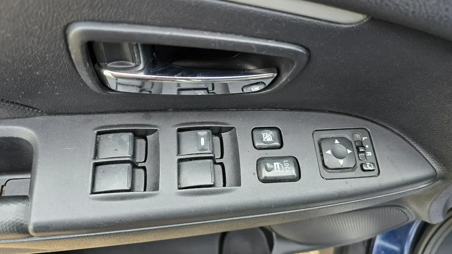 MITSUBISHI ASX -