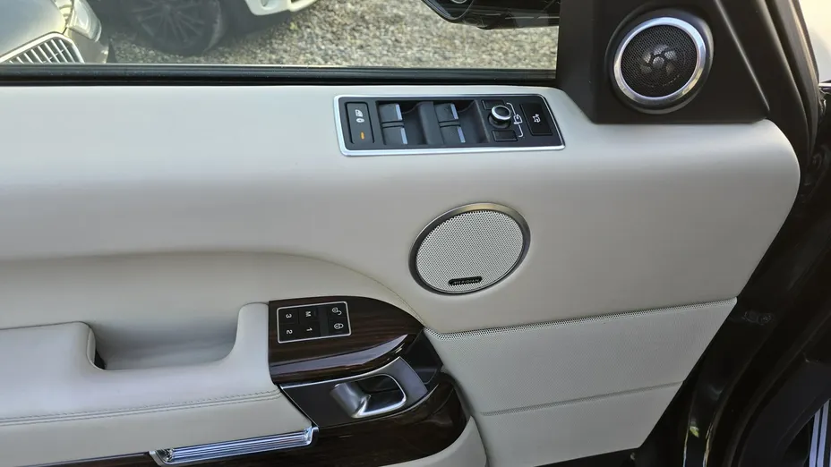 LAND ROVER Range Rover -