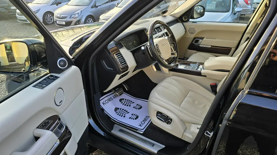 LAND ROVER Range Rover -