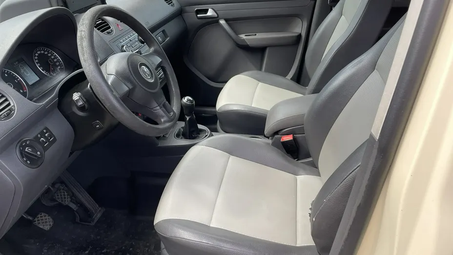 VOLKSWAGEN Caddy -