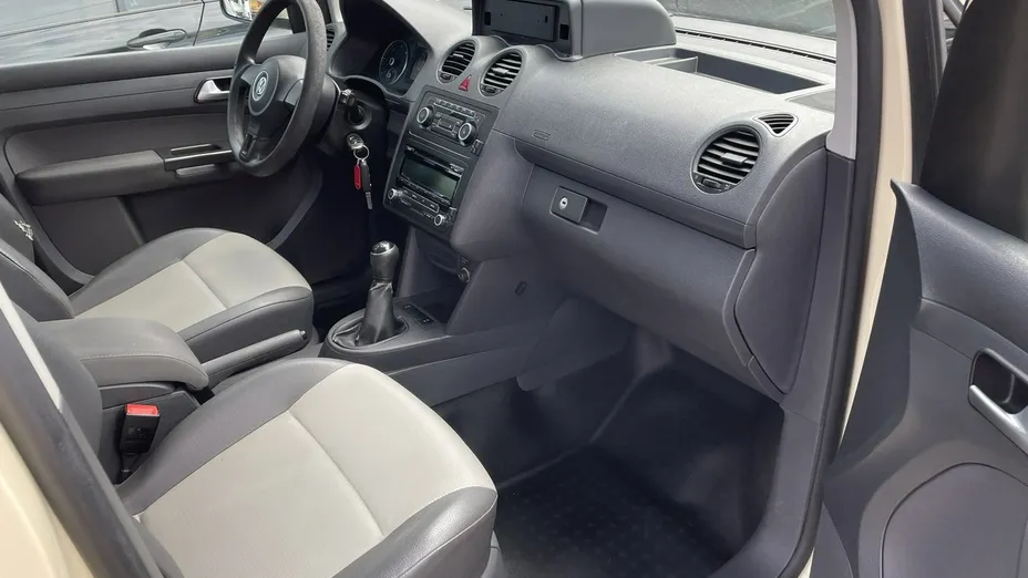 VOLKSWAGEN Caddy -